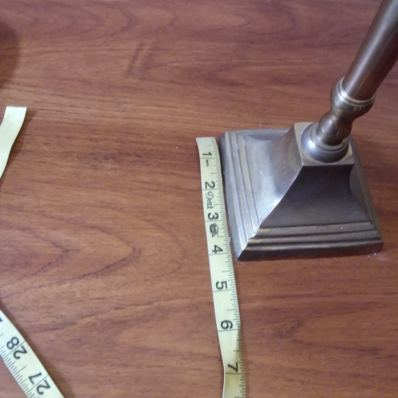 Brass candles holder and woven basket - Picture 10 of 10